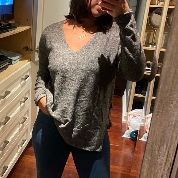 Aritzia - salt and pepper sweater - Picture 2 of 4